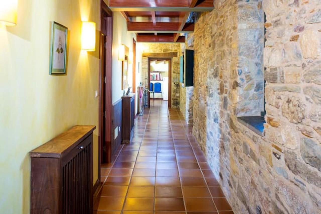 Luxurious Villa In Outeiro - Private Pool San Saturnino Exterior photo